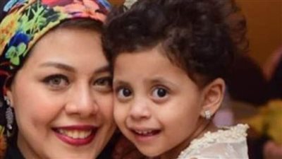 ليلى وولاء.. القصة الكاملة لـ”أم“ تبرعت بفص كبد لطفتها