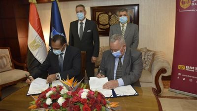  الفريق أسامة ربيع يشهد توقيع عقد اتفاق مع بنك مصر  
