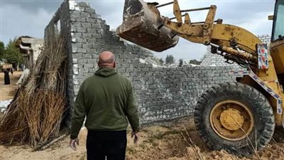 إزالة 11 حالات تعدٍ علي الأراضى الزراعية بالبحيرة