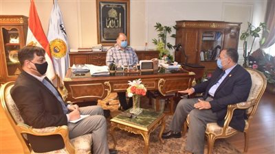 محافظ أسيوط يتابع استعدادات تنفيذ مرحلة جديدة من مبادرة 