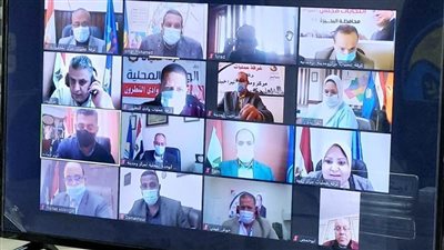 محافظ البحيرة لرؤساء الوحدات المحلية: خفض أعداد العاملين بنسبة 50٪ لتقليل الكثافات