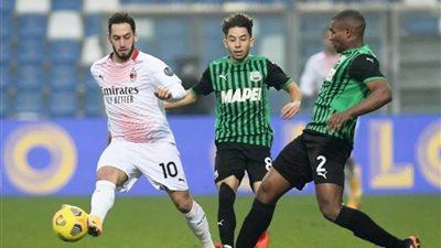 ميلان يعزز صدارته للدوري الإيطالي بالفوز على ساسولو 