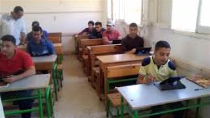 امتحانات الصف الأول