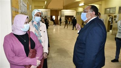 رئيس جامعة حلوان يصف المتنافسين على انتخابات الجامعة بالإيجابيين