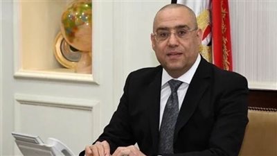 وزير الإسكان يتفقد عددا من المشروعات بأسوان