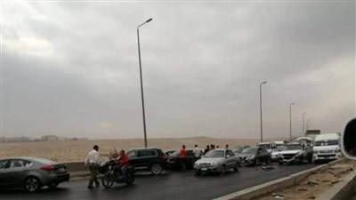 تصادم سيارتين بكوبري محرم بك بالإسكندرية دون إصابات