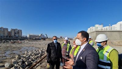 رئيس جامعة دمنهور يتابع الأعمال الإنشائية بكلية الطب والمستشفى الجامعي