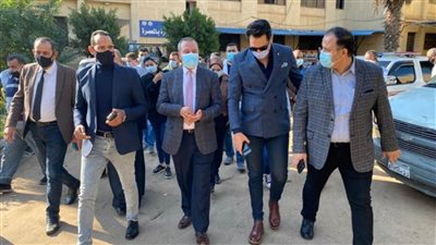 رئيس مدينة القرنة بالأقصر يستقبل وفد منظمة اليونسكو لإحياء تراث حسن فتحي