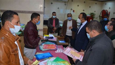نائب محافظ المنيا يتفقد المراكز التكنولوجية لمتابعة إجراءات استقبال طلبات التصالح
