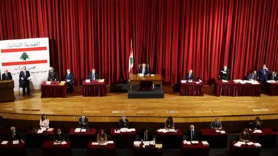 الرئيس اللبناني: إقرار البرلمان رفع السرية المصرفية يترجم الرغبة في مكافحة الفساد