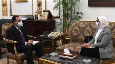 وزيرة الصحة تبحث خطة توزيع لقاحات فيروس كورونا