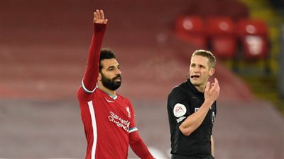 تقارير صحفية إنجليزية: محمد صلاح لا يرحب بالبقاء موسما إضافيا مع ليفربول 