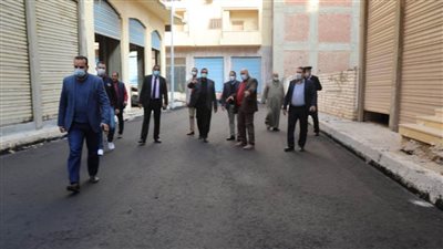 اللواء هشام آمنة يتفقد أعمال رصف الطرق بدمنهور