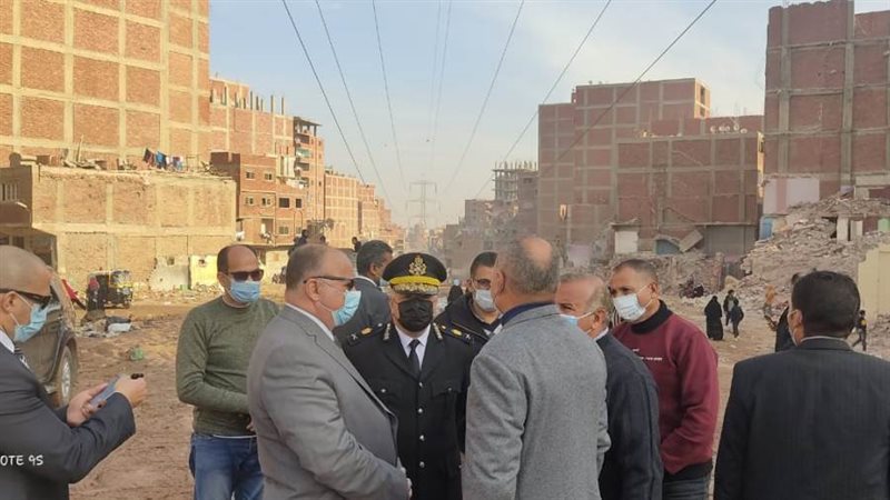 محافظ القاهرة أثناء