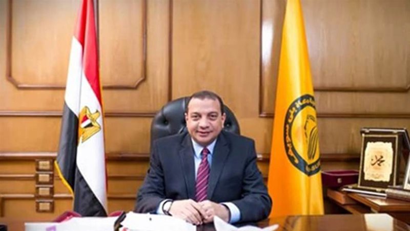 الدكتور منصور حسن