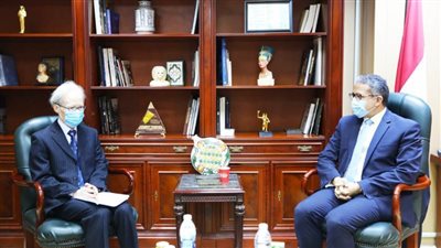 وزير السياحة والآثار يستقبل سفير اليابان