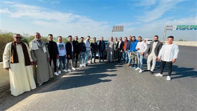 مسيرة بالسيارات من مسقط رأس بيج رامى إلى مطار القاهرة