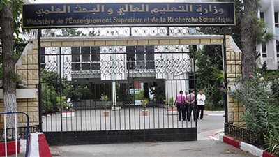 التعليم العالي تنفي ما تردد عن تعليق الدراسة وتحويل المستشفيات الجامعية إلى عزل
