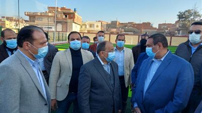 وزير التنمية المحلية ومحافظ البحيرة يتفقدان إحدى قرى المبادرة الرئاسية 