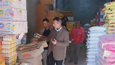 ضبط 1500 كيلو ألبان غير صالحة وتحرير 18 مخالفة تموينية بالعدوة