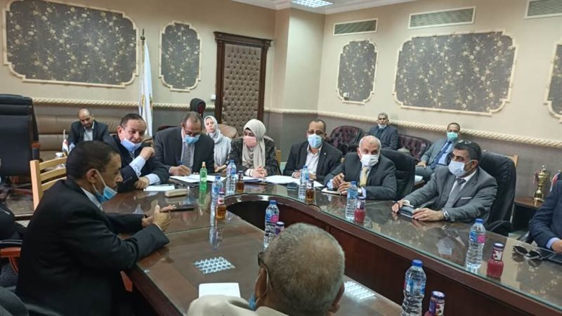 خلال اللقاء مع قيادات