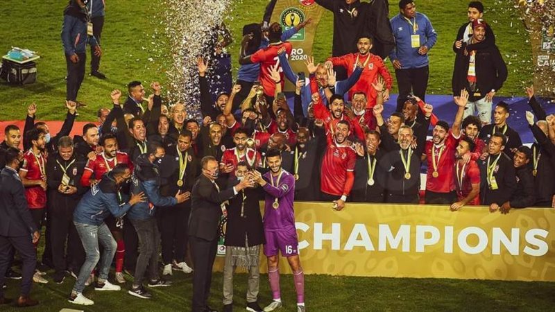 تتويج الأهلي بدوري