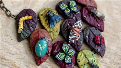 واجهي مخاوفك في العام الجديد بإكسسوارات الحشرات