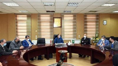 محافظ الشرقية يبحث مع الجهات الطبية مواجهة فيروس كورونا