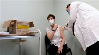 سنغافورة تطلق حملة التطعيم ضد فيروس كورونا بلقاح 