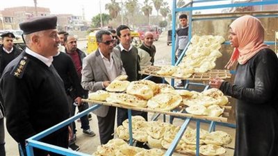 حملة تموينية على المخابز والمحلات بالقنطرة شرق في الإسماعيلية