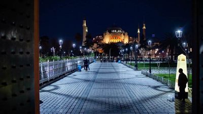 تركيا تسجل 212 وفاة جديدة بكورونا مع بدء حظر التجول