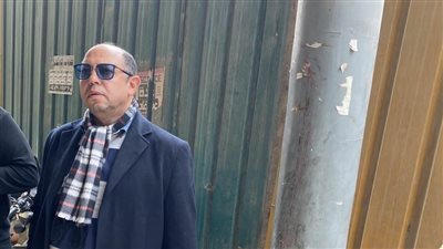 بالصور.. أحمد سليمان يحضر جنازة والدة حازم إمام