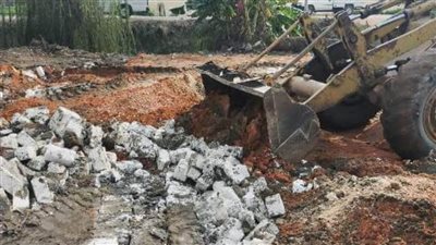 إزالة مغسلة سيارات مقامة بالمخالفة ببلبيس