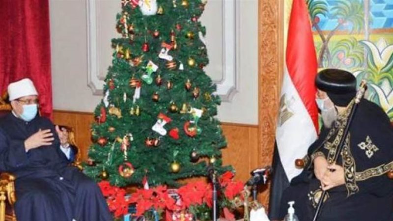 وزير الأوقاف يهنئ