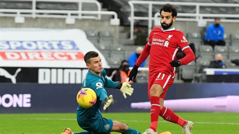 محمد صلاح يحاول يسدد