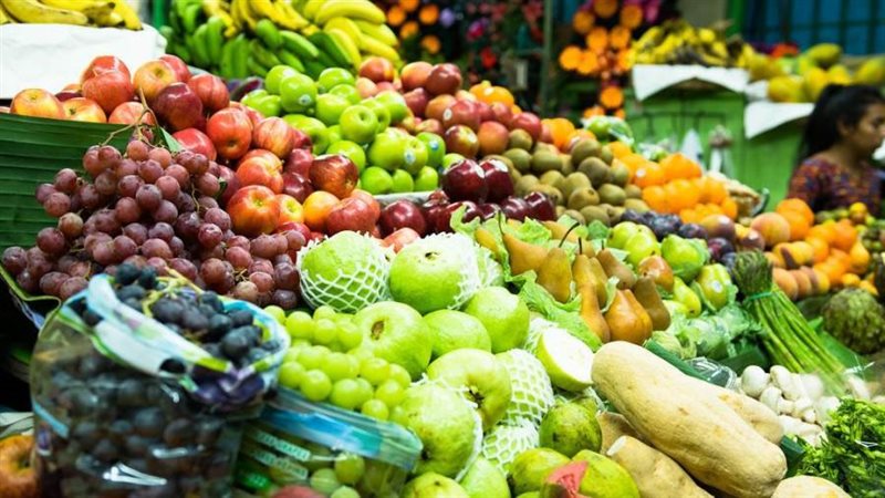 سوق الخضراوات والفواكه
