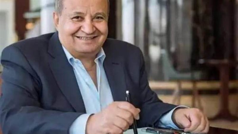 الكاتب الكبير وحيد