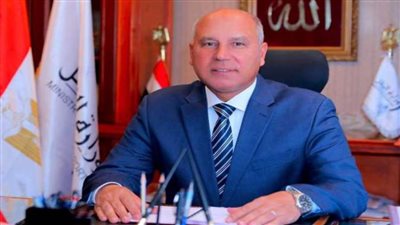 وزير النقل يتابع أعمال السكة بمشروع القطار الكهربائي