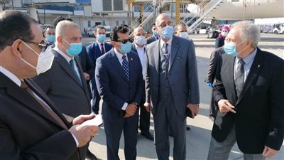 وزير الرياضة يشهد وصول منتخب اليابان للمشاركة في المونديال