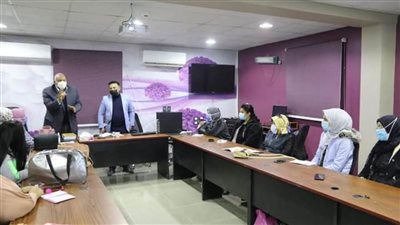 محافظ الوادي الجديد يتابع تدريب العاملين للتعامل مع ذوي الهمم