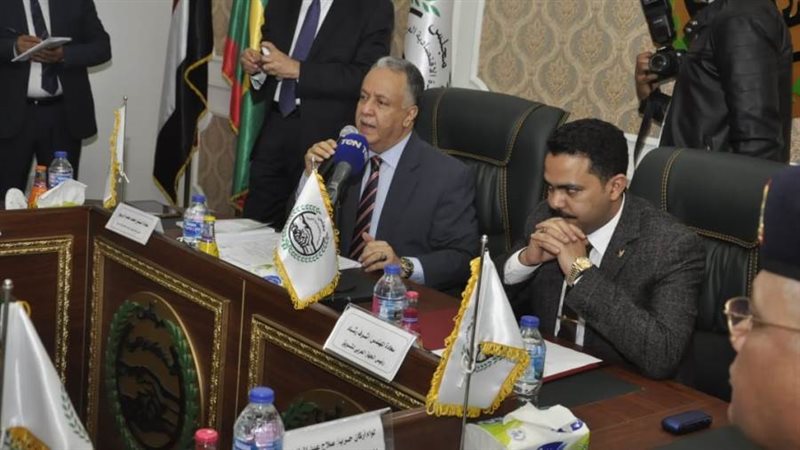 صورة اثناء الاجتماع