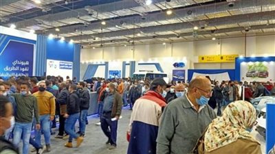 موجز الرابعة..إقبال جماهيري علي معرض تكنولوجيا إحلال المركبات للعمل بالطاقة النظيفة