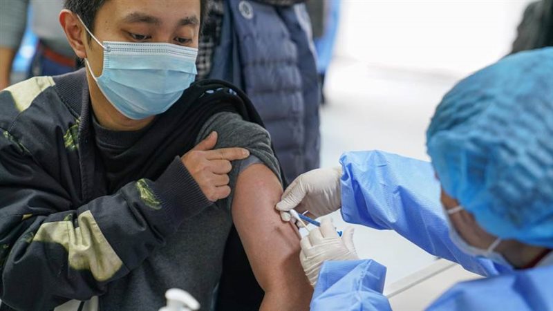 لقاحات كورونا