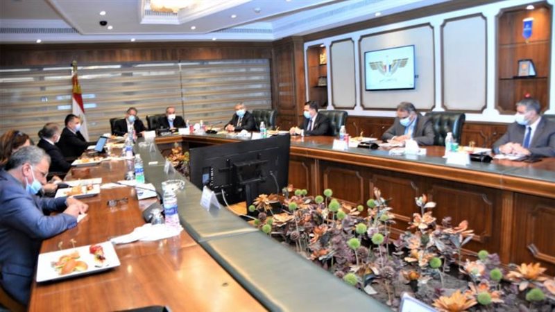 مسؤلى الطيران والسياحة