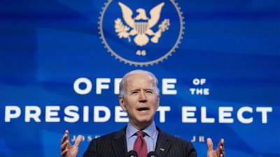 بايدن يتعهد بمحاسبة المسؤولين عن مقتل ضابط شرطة خلال اقتحام الكونجرس