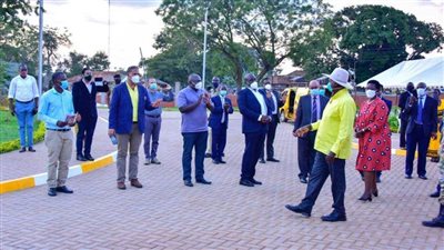 الرئيس الأوغندي يفتتح مستشفى 