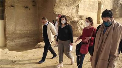 وفد من السياحة والآثار والمعهد الهولندي يتفقدون منطقة آثار بنى حسن 