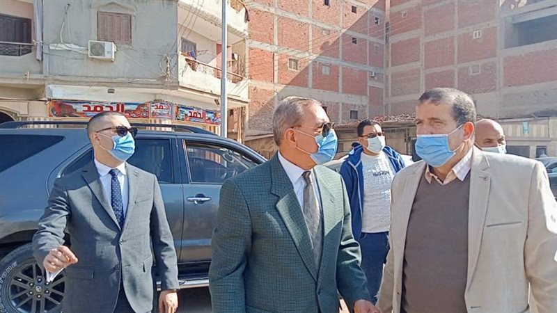 محافظ كفرالشيخ خلال