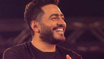 تامر حسني نجم حفل الافتتاح.. و20% حضورا جماهيريا