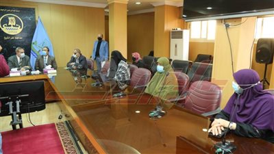 نور الدين: يستقبل زوجات صيادي كفر الشيخ المفرج عنهم بليبيا